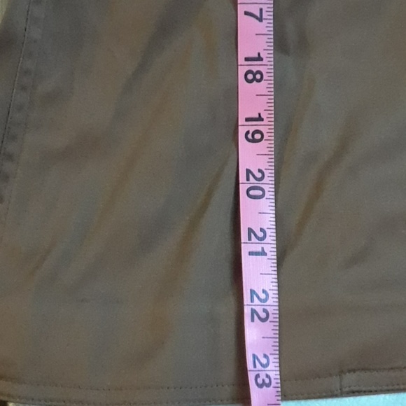 Chic Skirt Suit, size 8 - Picture 4 of 6